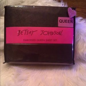 Betsey Johnson Bedding - BETSEY JOHNSON JET BLACK ROSE SHEETS Betsey Johnson Bedding - BETSEY JOHNSON JET BLACK ROSE SHEETS